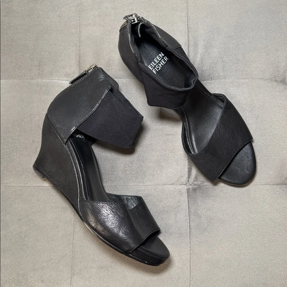 Eileen Fisher Corona Mid-Wedge Black LeatherSandals Size 6.5 NWOT
